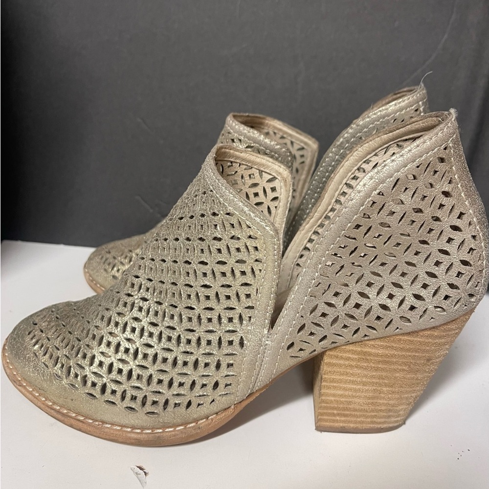Jeffrey Campbell metallic gold booties size 8-1/2 - Picture 2 of 7